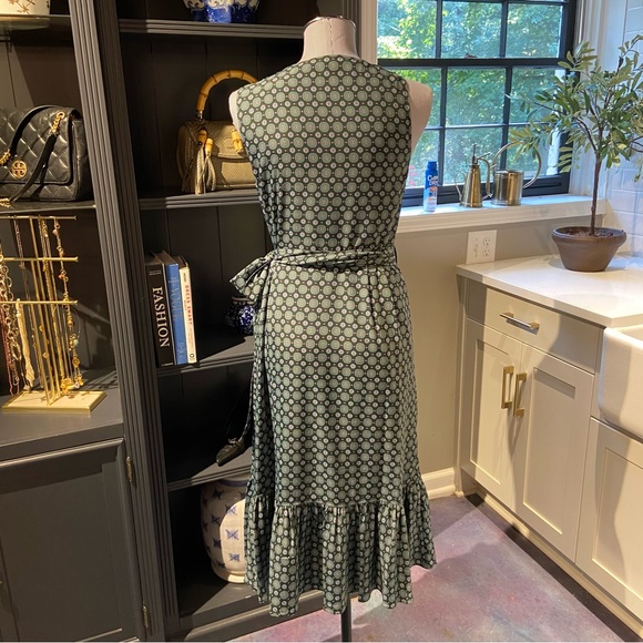 Tory Burch Sleeveless Medallion Print Wrap Dress – Size 8 - Picture 10 of 11